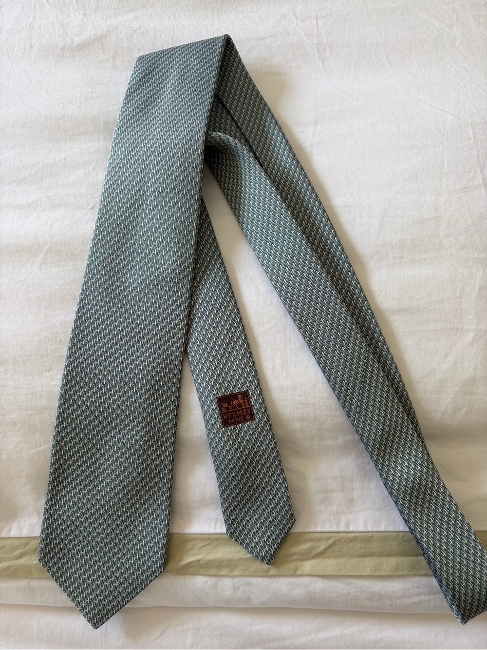 Hermès Paris Silk Tie Blue Green Teal Geometric H 3.125” x 59” Made France